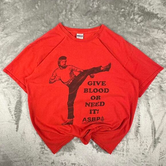 Vintage Y2K Chuck Norris “Give Blood or Need it” Red & Black Graphic T-shirt L - Picture 1 of 7